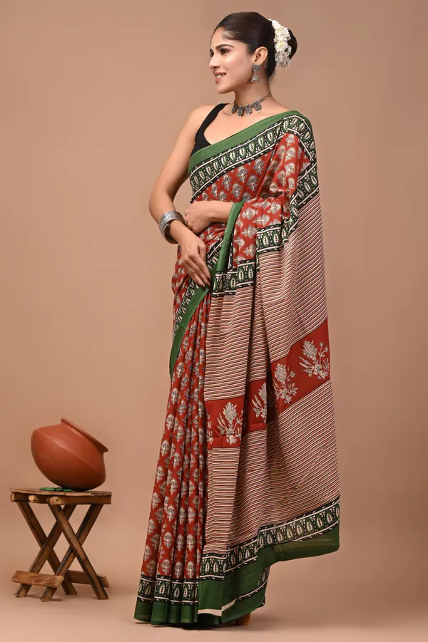 Red_And_Green_Cotton_Mulmul_Floral_Print_Saree_For_Women