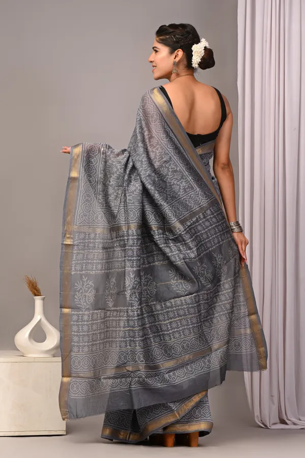 Grey_Maheshwari_Silk_Geometric_Floral_Print_Gold_Border_Saree_For_Women