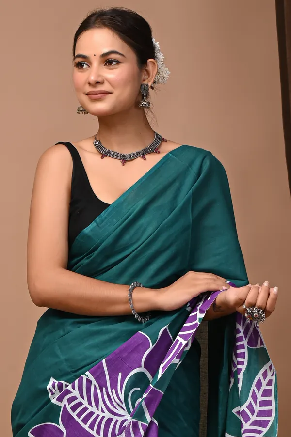 Purple_And_Teal_Cotton_Mulmul_Floral_Printed_Saree_For_Women
