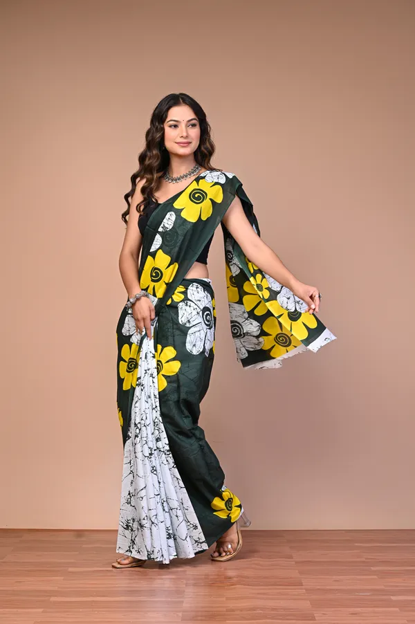 Black_Cotton_Mulmul_Floral_Printed_Saree_For_Women
