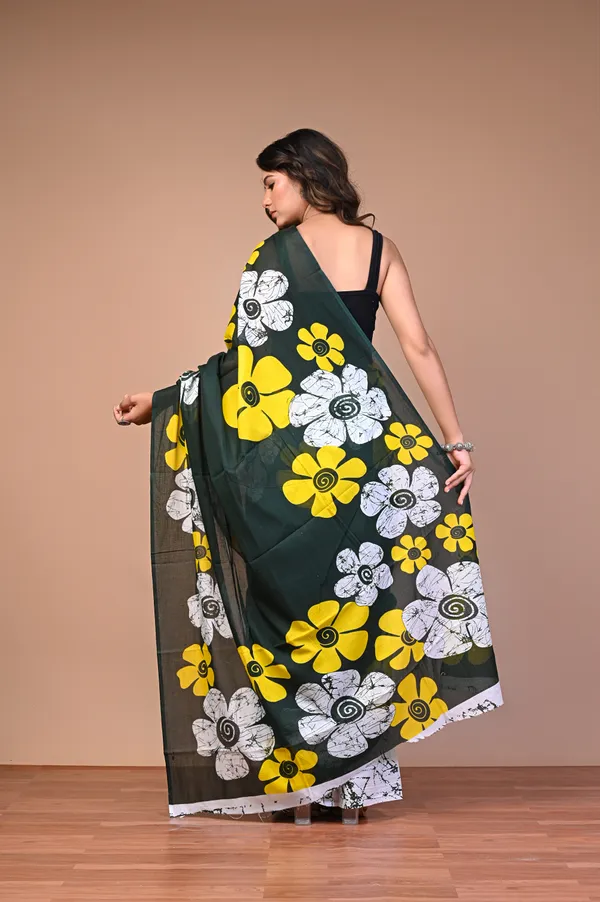 Black_Cotton_Mulmul_Floral_Printed_Saree_For_Women