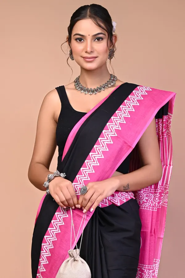 Black_And_Pink_Cotton_Mulmul_Traditional_Print_Saree_For_Women