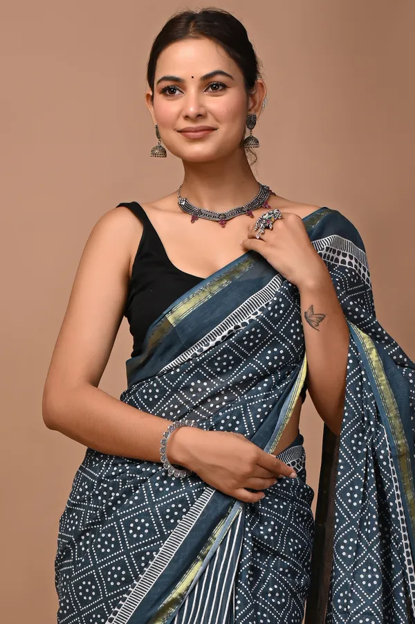 Blue_Zari_Cotton_Handloom_Geometric_Print_Striped_Border_Saree_For_Women