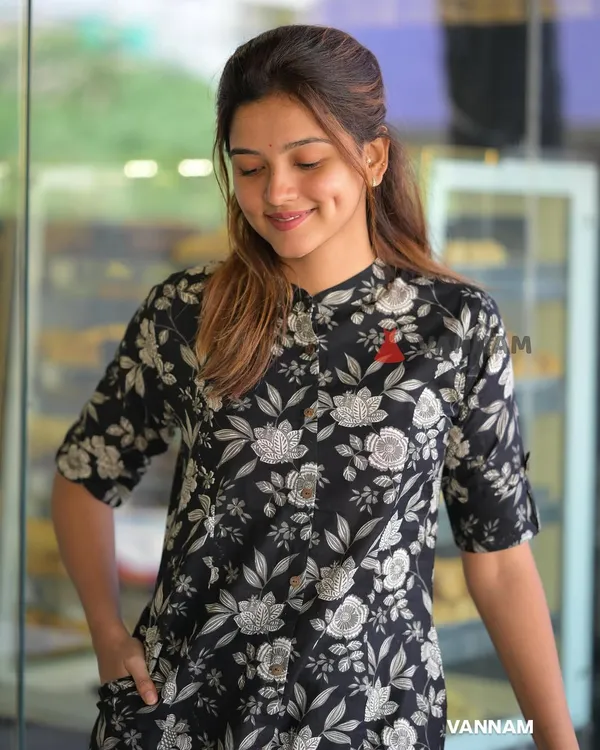 Black_Cotton_Floral_Print_Kurta_Pant_Set_For_Women