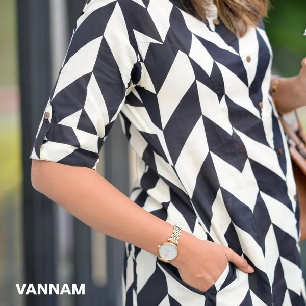 Black_And_White_Cotton_Chevron_Print_Kurta_Pant_Set_For_Women