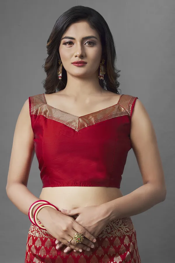 Marziyaa_Woven_Banarasi_Jacquard_Saree_(Red)