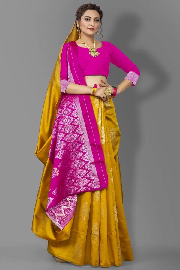 Marziyaa_Paisley_Banarasi_Jacquard_Saree_(Gold_Pink)