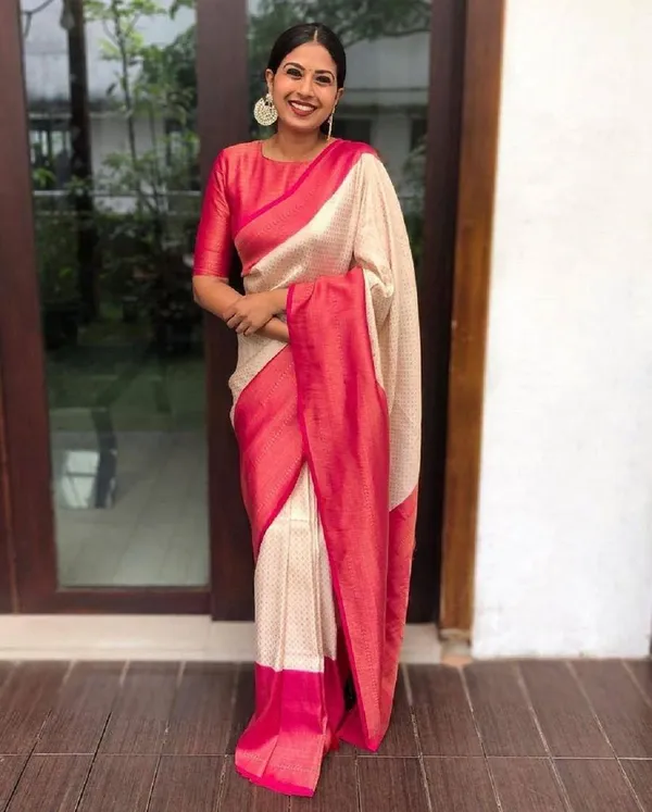 Marziyaa_Woven_Banarasi_Jacquard_Saree_(Cream)