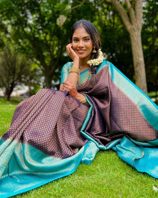 Marziyaa_Woven_Banarasi_Jacquard_Saree_(Dark_Blue)