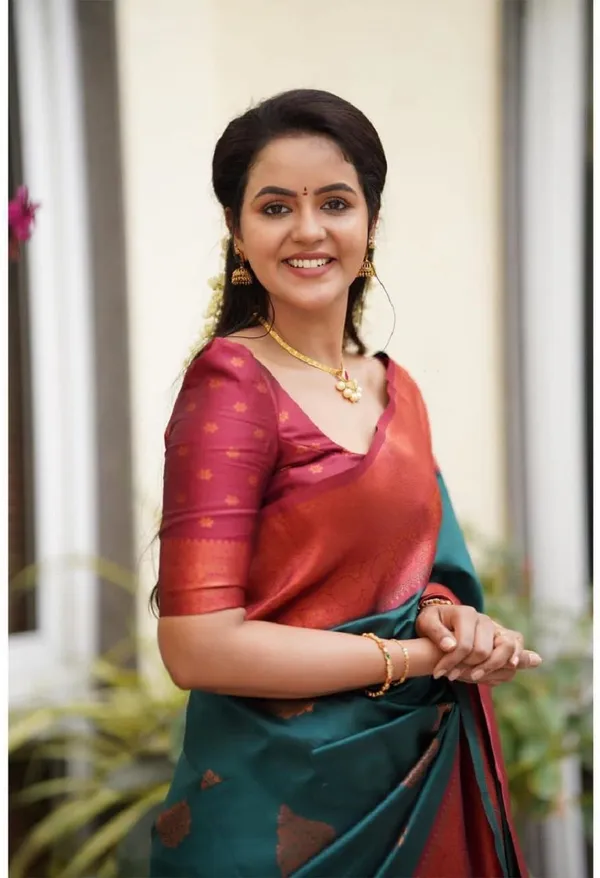 Marziyaa_Self_Design_Banarasi_Jacquard_Saree_(Green)
