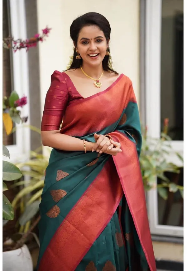 Marziyaa_Self_Design_Banarasi_Jacquard_Saree_(Green)