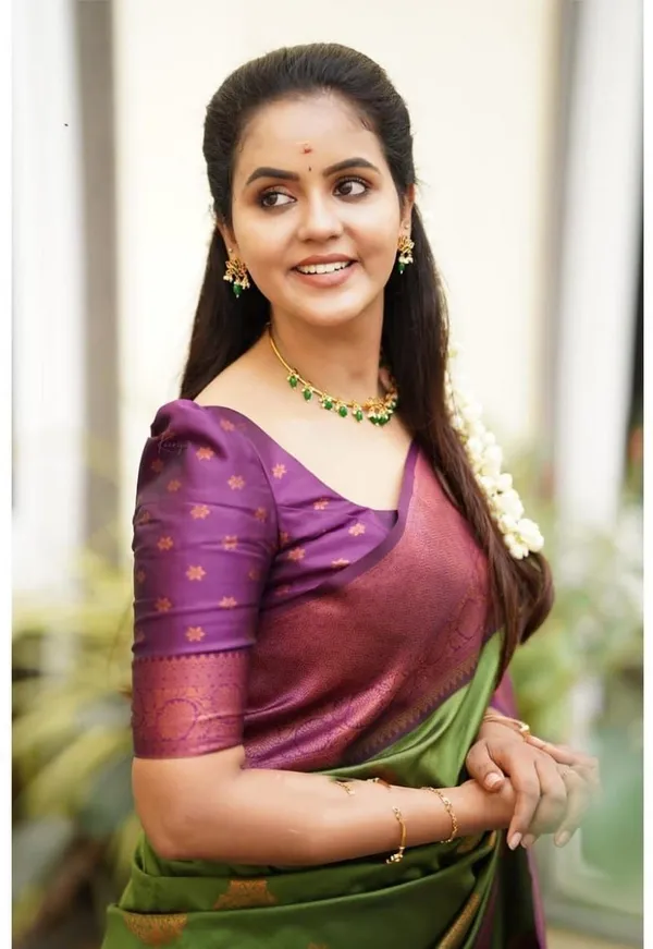 Marziyaa_Self_Design_Banarasi_Jacquard_Saree_(Light_Green)
