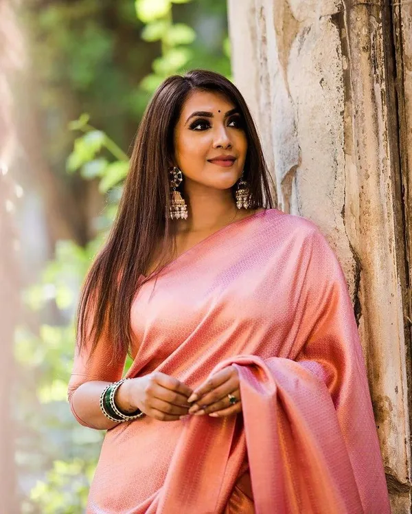 Marziyaa_Woven_Banarasi_Jacquard_Saree_(Pink)