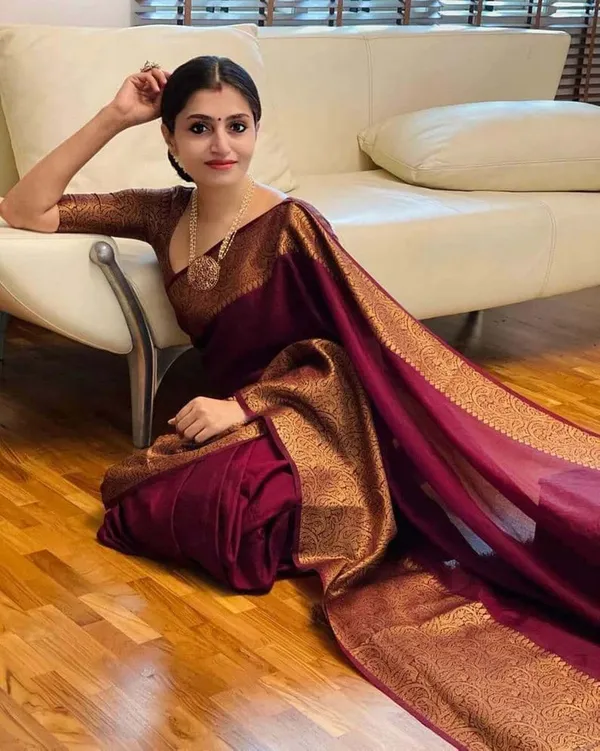 Marziyaa_Self_Design_Banarasi_Jacquard_Saree_(Maroon)