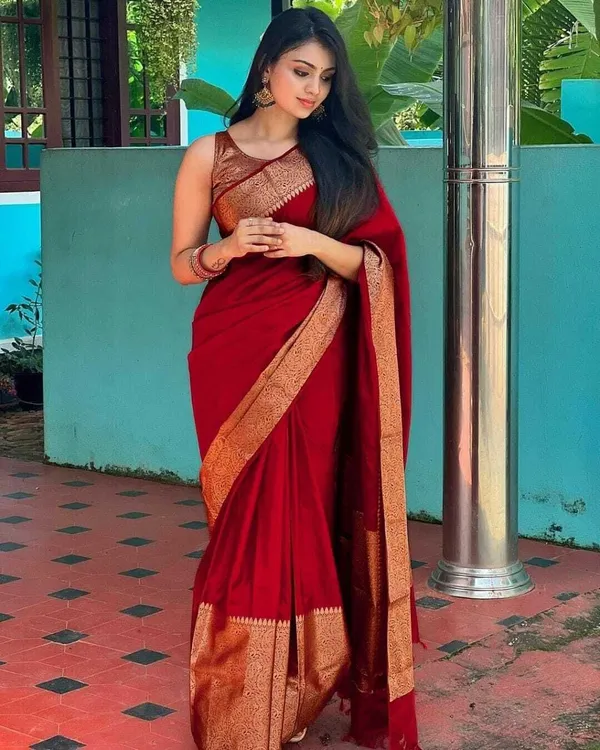 Marziyaa_Self_Design_Banarasi_Jacquard_Saree_(Red)