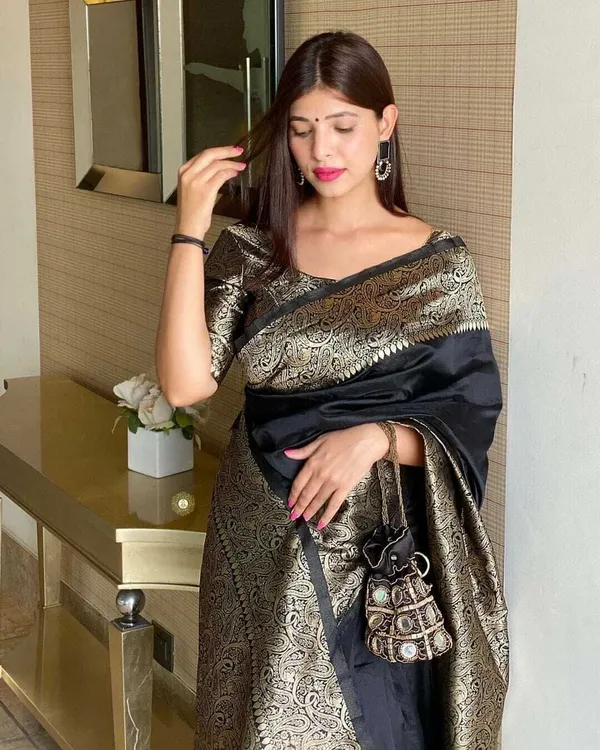 Marziyaa_Self_Design_Banarasi_Jacquard_Saree_(Black)
