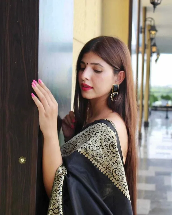Marziyaa_Self_Design_Banarasi_Jacquard_Saree_(Black)