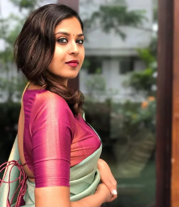 Marziyaa_Self_Design_Banarasi_Jacquard_Saree_(Light_Green)