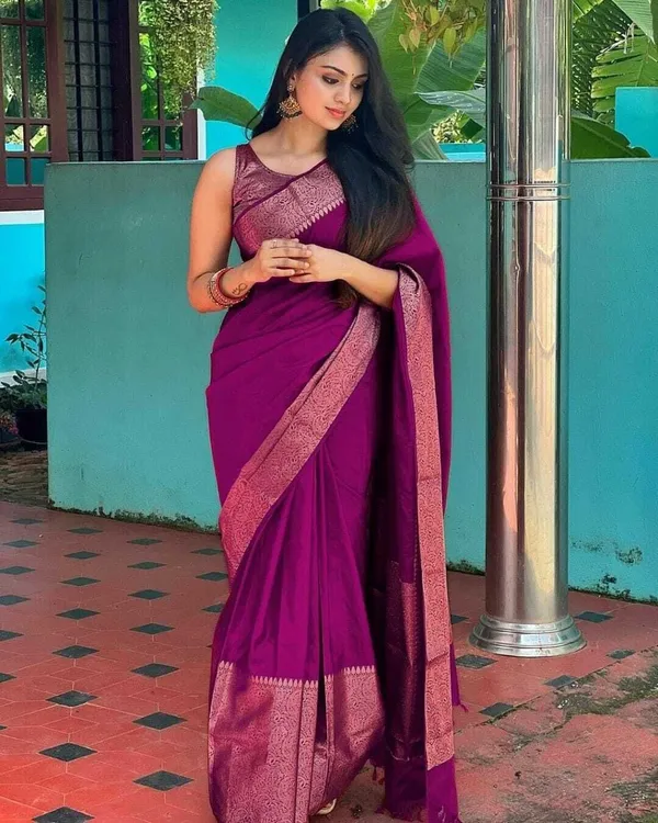 Marziyaa_Self_Design_Banarasi_Jacquard_Saree_(Magenta)