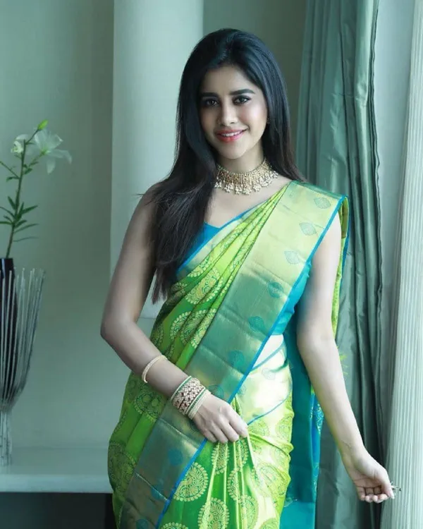 Marziyaa_Woven_Banarasi_Jacquard_Saree_(Yellow)