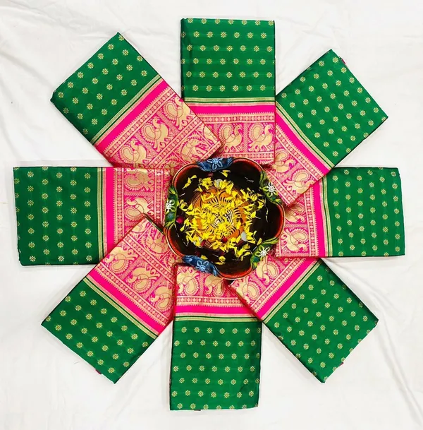 Marziyaa_Paisley_Banarasi_Jacquard_Saree_(Green)