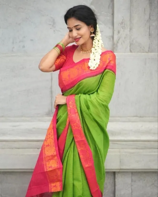 Marziyaa_Paisley_Banarasi_Jacquard_Saree_(Green)