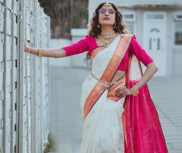Marziyaa_Paisley_Banarasi_Jacquard_Saree_(White)