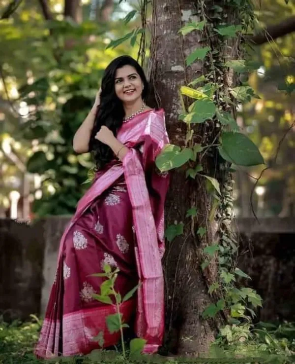 Marziyaa_Paisley_Banarasi_Jacquard_Saree_(Purple)
