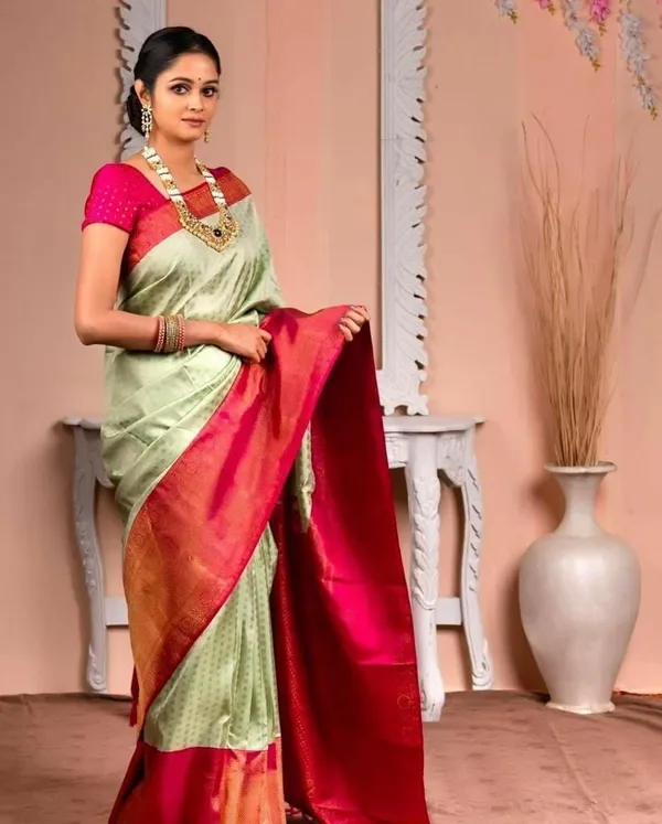 Marziyaa_Polka_Print_Banarasi_Jacquard_Saree_(Light_Green)