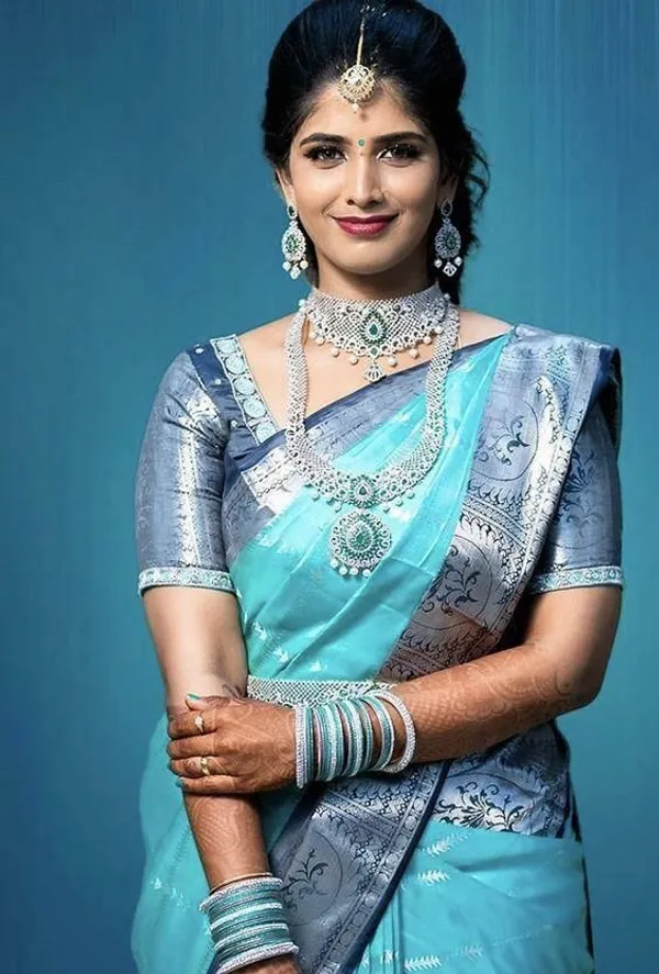 Marziyaa_Polka_Print_Banarasi_Jacquard_Saree_(Light_Blue)