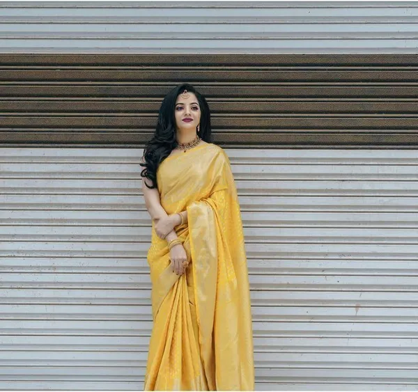 Marziyaa_Polka_Print_Banarasi_Jacquard_Saree_(Yellow)