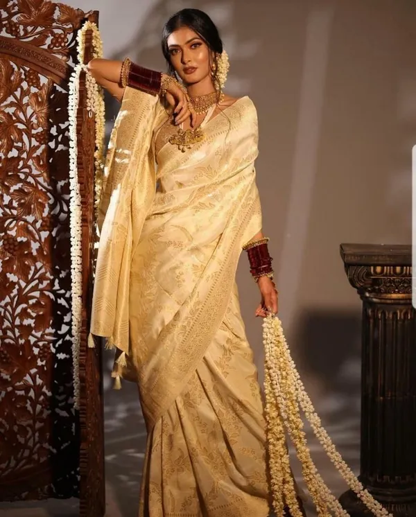 Marziyaa_Polka_Print_Banarasi_Jacquard_Saree_(Cream)
