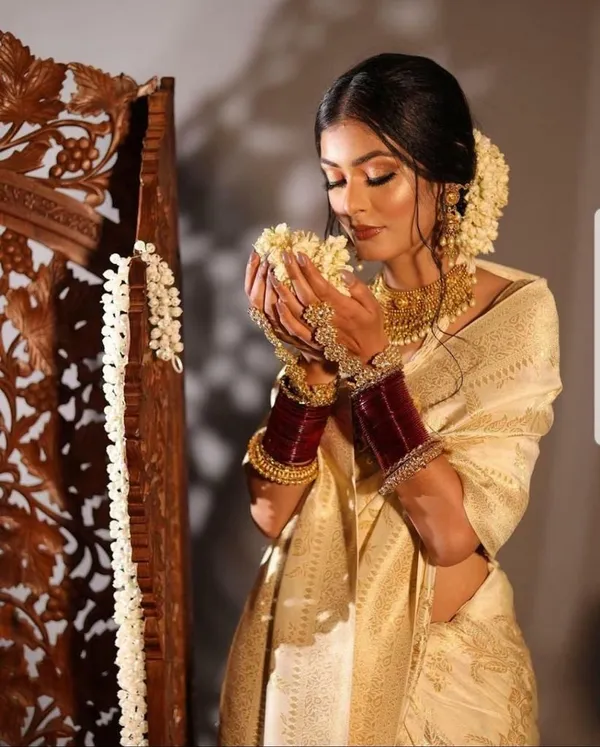 Marziyaa_Polka_Print_Banarasi_Jacquard_Saree_(Cream)