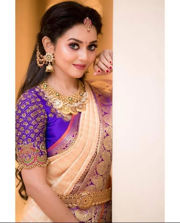Marziyaa_Polka_Print_Banarasi_Jacquard_Saree_(Pink)