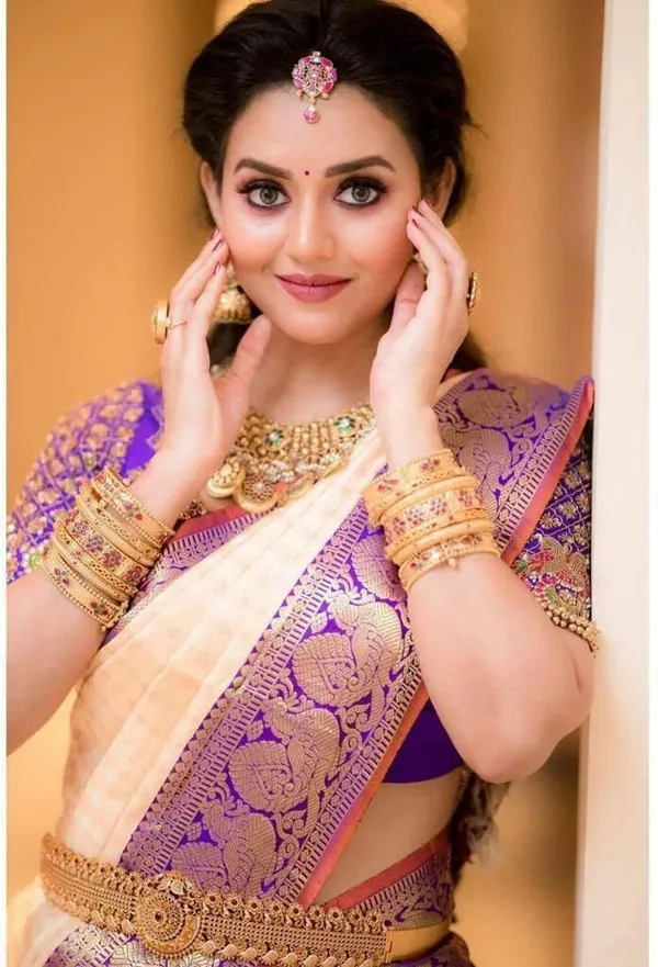 Marziyaa_Polka_Print_Banarasi_Jacquard_Saree_(Pink)