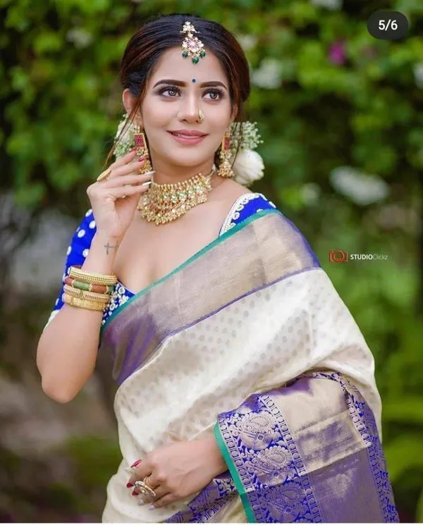 Marziyaa_Paisley_Banarasi_Jacquard_Saree_(Cream)