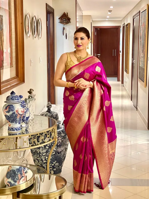 Marziyaa_Paisley_Banarasi_Jacquard_Saree_(Pink)