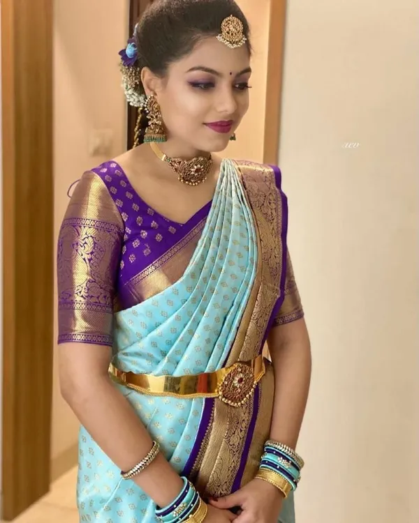 Marziyaa_Paisley_Banarasi_Jacquard_Saree_(Light_Blue)