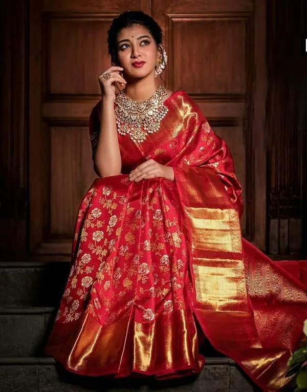 Marziyaa_Polka_Print_Banarasi_Jacquard_Saree_(Red)