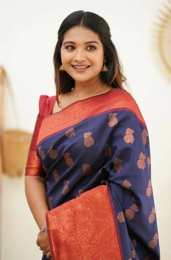 Marziyaa_Polka_Print_Banarasi_Jacquard_Saree_(Blue)
