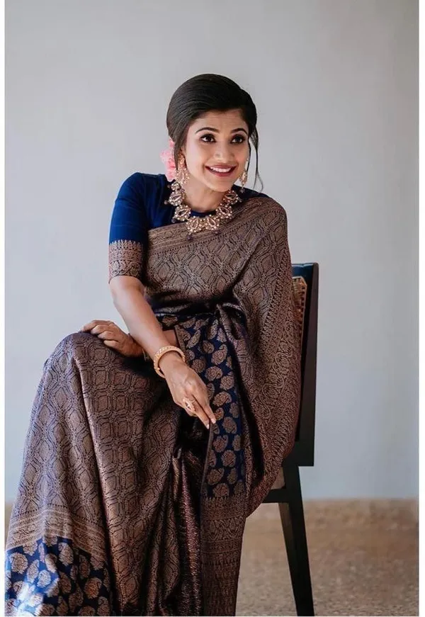 Marziyaa_Polka_Print_Banarasi_Jacquard_Saree_(Blue)