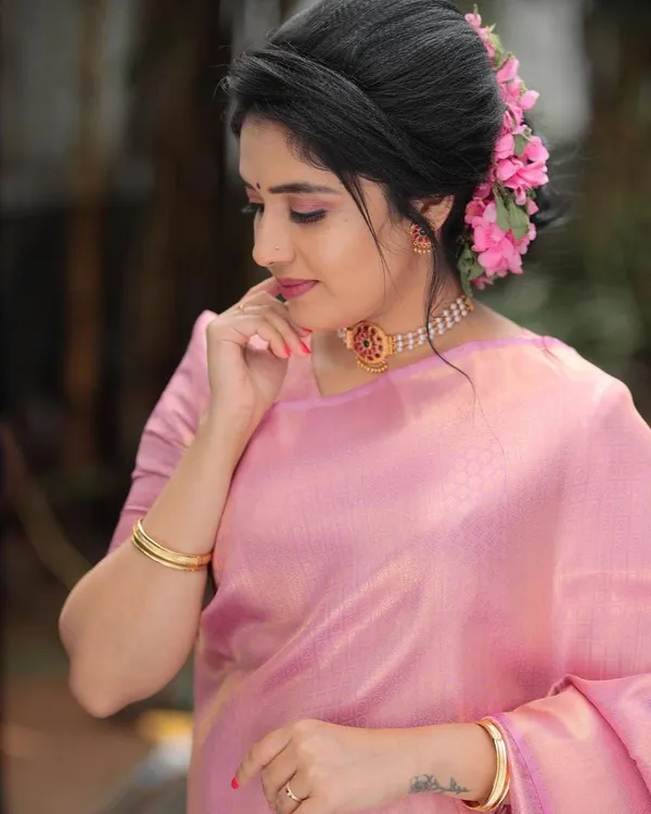 Marziyaa_Polka_Print_Banarasi_Jacquard_Saree_(Pink)