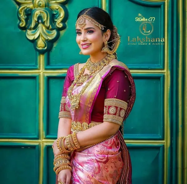 Marziyaa_Polka_Print_Banarasi_Jacquard_Saree_(Pink)