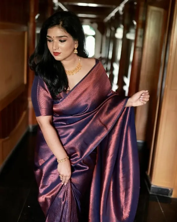 Marziyaa_Polka_Print_Banarasi_Jacquard_Saree_(Dark_Blue)