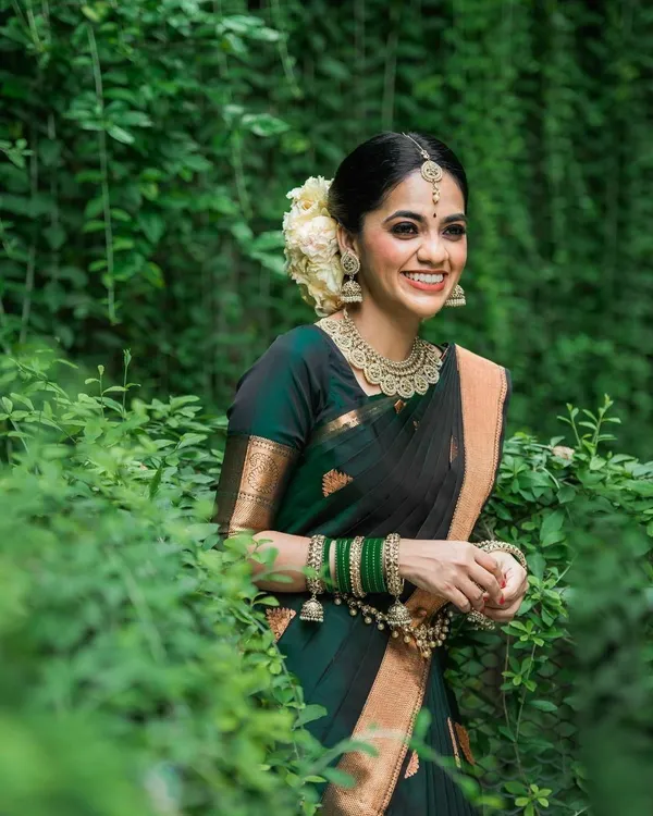 Marziyaa_Polka_Print_Banarasi_Jacquard_Saree_(Green)