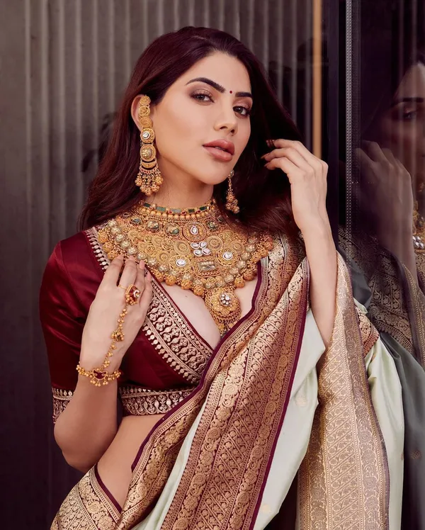 Marziyaa_Printed_Banarasi_Jacquard_Saree_(White)