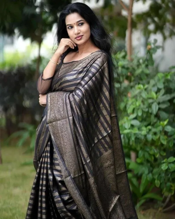 Marziyaa_Printed_Banarasi_Jacquard_Saree_(Black)