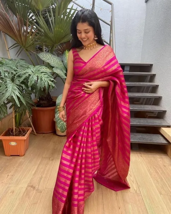 Marziyaa_Printed_Banarasi_Jacquard_Saree_(Pink)