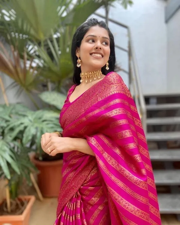 Marziyaa_Printed_Banarasi_Jacquard_Saree_(Pink)