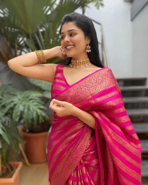 Marziyaa_Printed_Banarasi_Jacquard_Saree_(Pink)